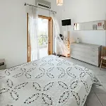 2 Bedroom Beautiful In Kamari Xylokastro 度假居