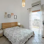 2 Bedroom Beautiful In Kamari Xylokastro