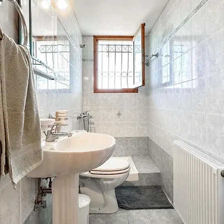 Lovely In Kamari Xylokastro