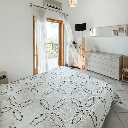 Lovely In Kamari Xylokastro Tatil Evi