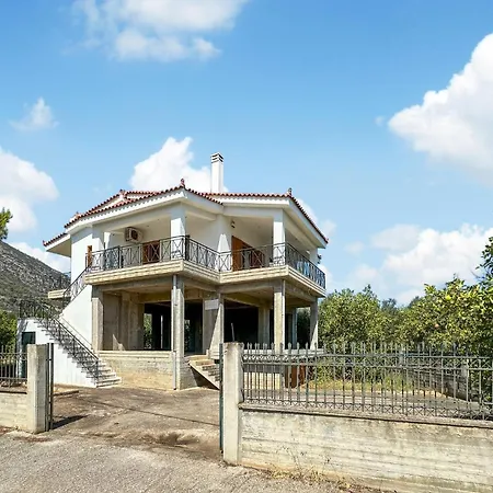 2 Bedroom Beautiful In Kamari Xylokastro *