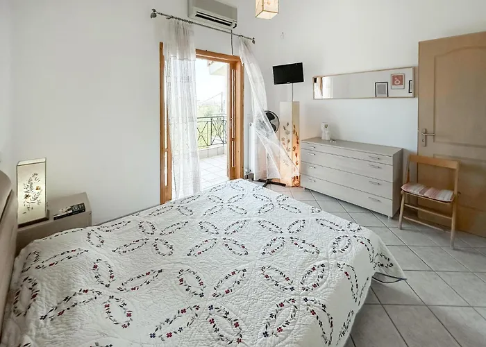 Lovely In Kamari Xylokastro Casa de Férias