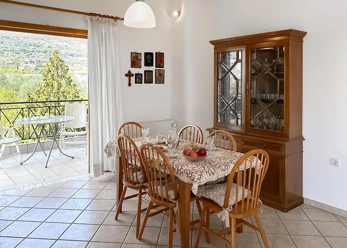 Lovely In Kamari Xylokastro *